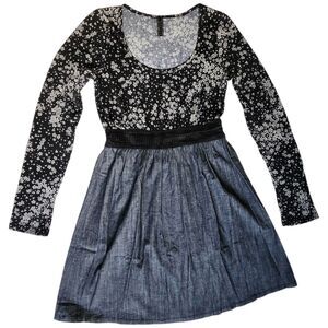 Everly Black White Gray Floral Fit and Flare Cottagecore Long Sleeve Dress Sz M